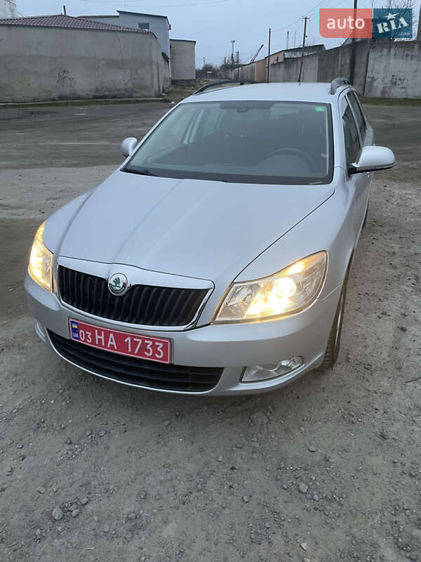 Универсал Skoda Octavia 2010 в 