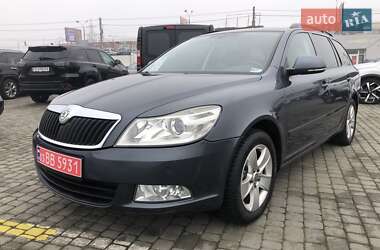 Універсал Skoda Octavia 2010 в Чернівцях