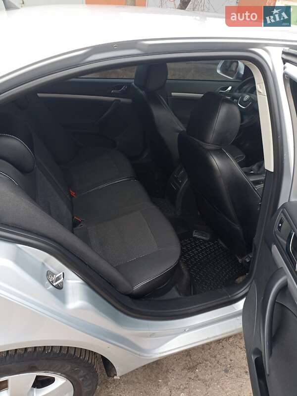 Ліфтбек Skoda Octavia 2011 в Конотопі