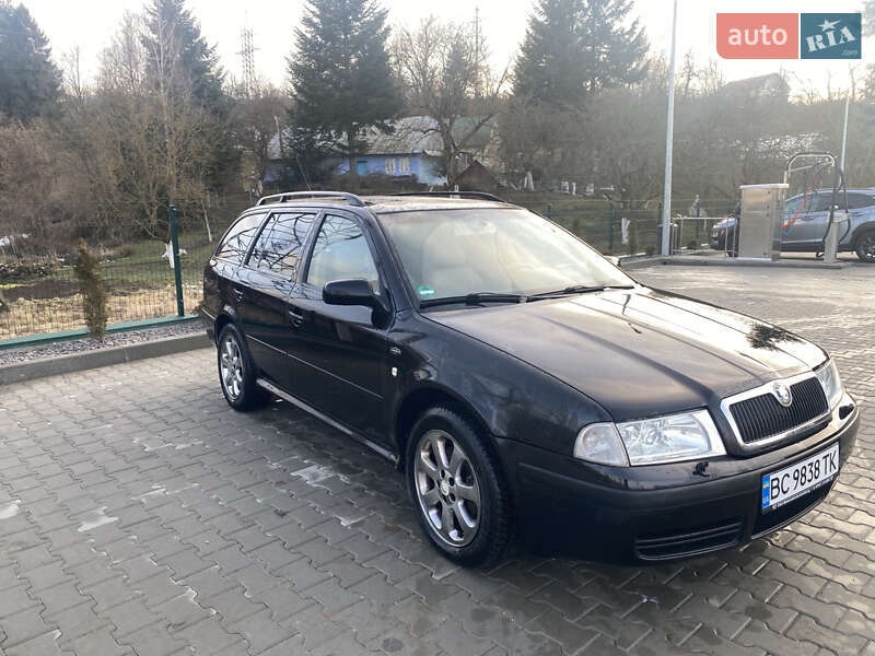 Универсал Skoda Octavia 2003 в Старом Самборе