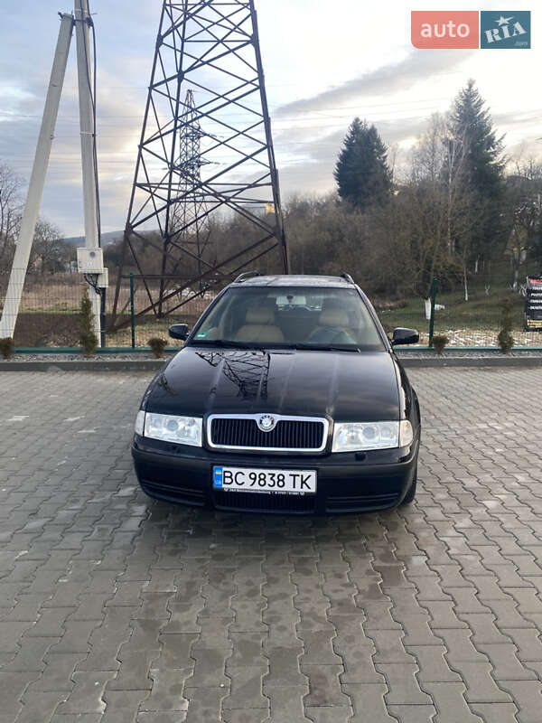 Универсал Skoda Octavia 2003 в Старом Самборе