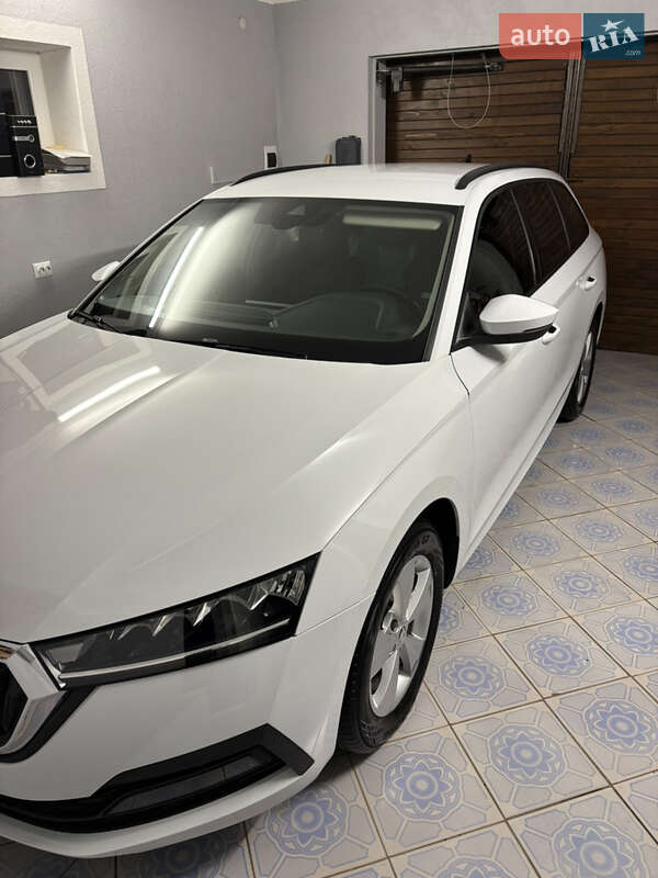 Універсал Skoda Octavia 2021 в Бродах