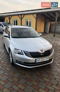 Універсал Skoda Octavia 2017 в Ужгороді