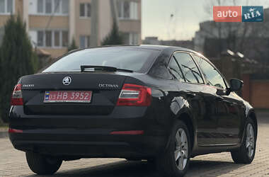 Лифтбек Skoda Octavia 2015 в Луцке