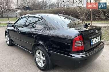 Лифтбек Skoda Octavia 2002 в Киеве