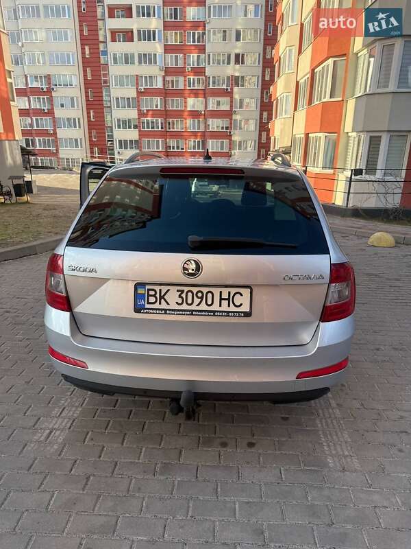 Универсал Skoda Octavia 2013 в Вараше фото 24 Универсал Skoda Octavia 2013 в Вараше