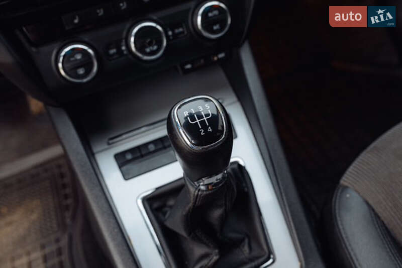 Универсал Skoda Octavia 2015 в Ивано-Франковске
