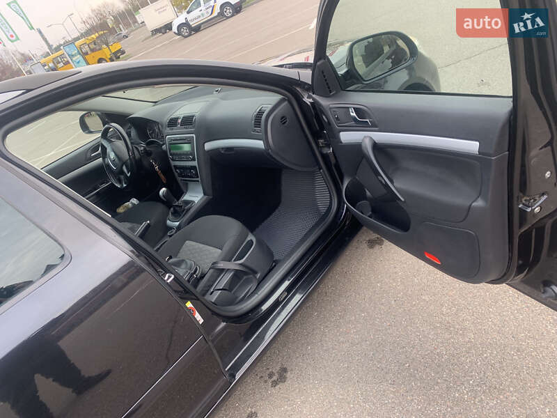 Универсал Skoda Octavia 2009 в Глевахе