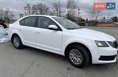 Лифтбек Skoda Octavia 2019 в Киеве