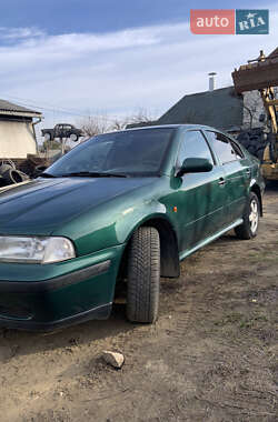 Лифтбек Skoda Octavia 1998 в 