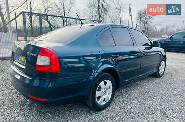 Лифтбек Skoda Octavia 2012 в 
