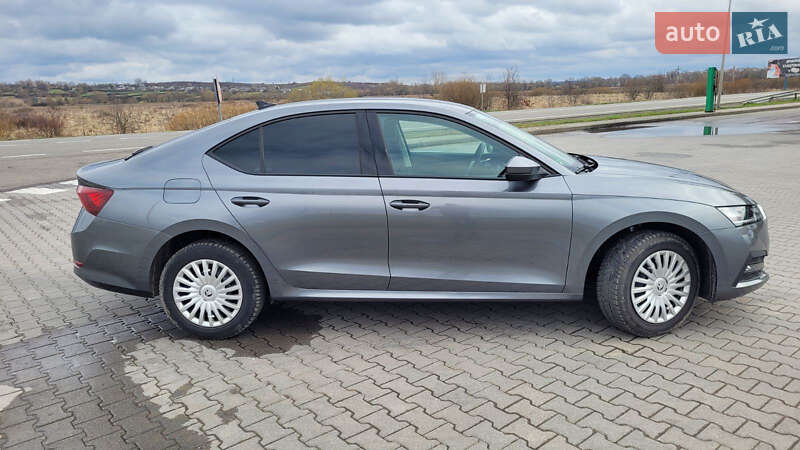 Лифтбек Skoda Octavia 2023 в Ивано-Франковске