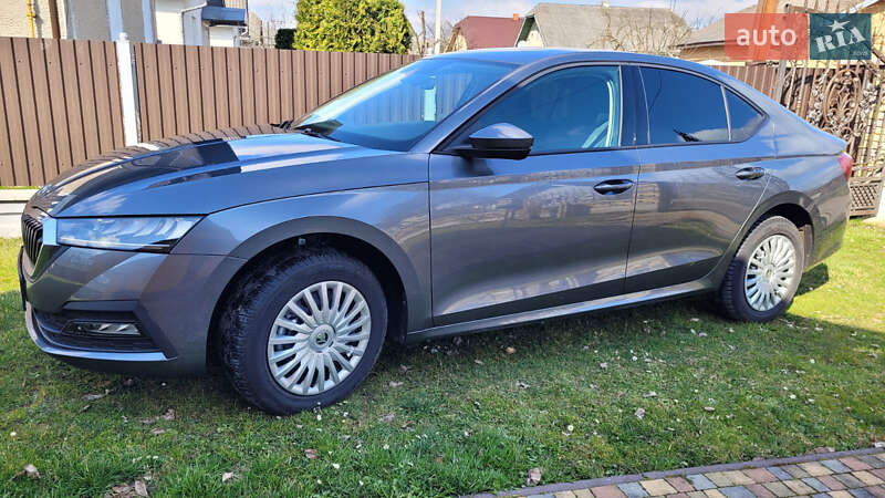 Лифтбек Skoda Octavia 2023 в Ивано-Франковске