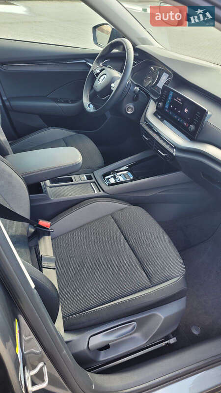 Лифтбек Skoda Octavia 2023 в Ивано-Франковске