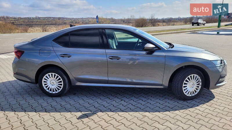Лифтбек Skoda Octavia 2023 в Ивано-Франковске