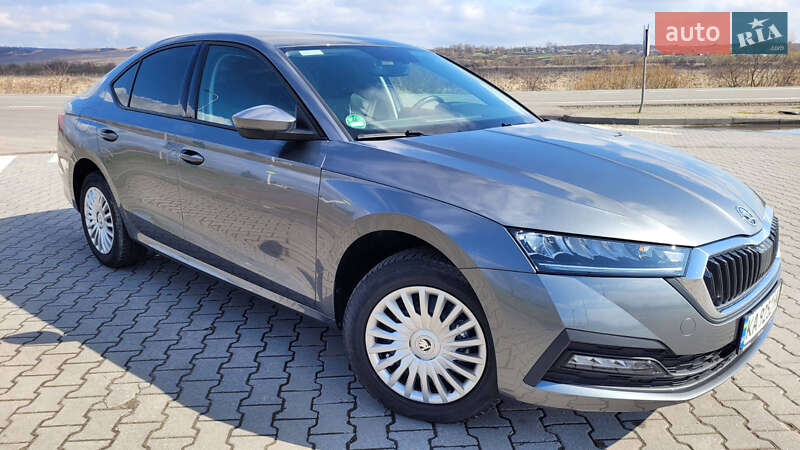 Лифтбек Skoda Octavia 2023 в Ивано-Франковске