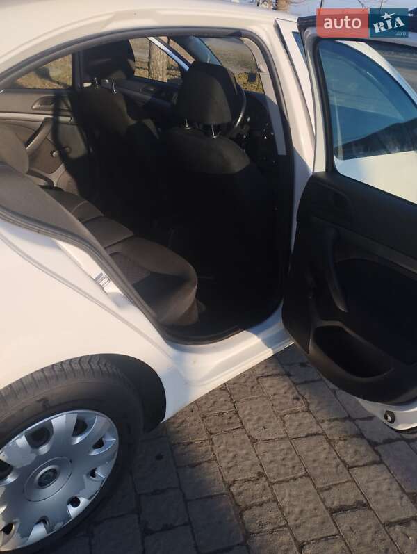 Лифтбек Skoda Octavia 2012 в Сарнах