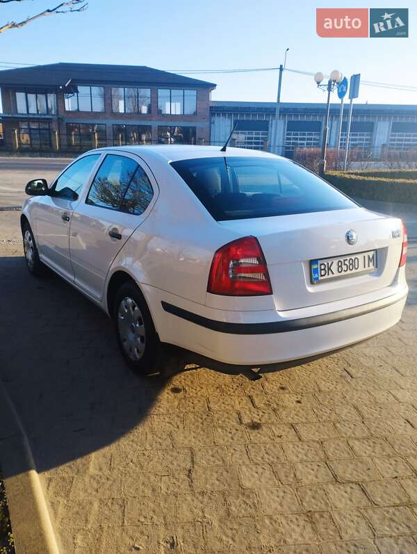Лифтбек Skoda Octavia 2012 в Сарнах