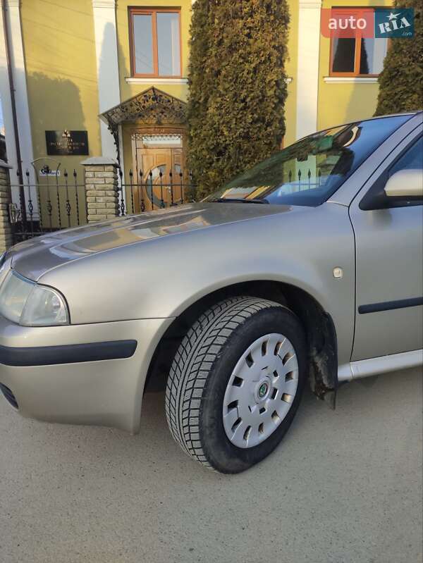Лифтбек Skoda Octavia 2005 в Черновцах