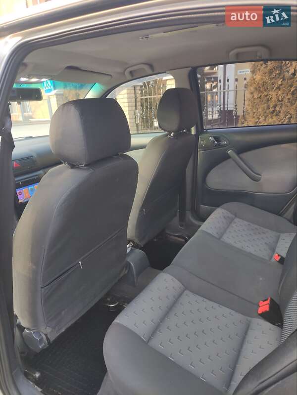 Лифтбек Skoda Octavia 2005 в Черновцах