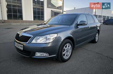 Універсал Skoda Octavia 2009 в Дніпрі