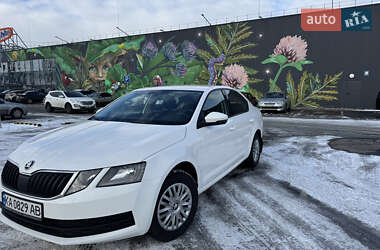 Лифтбек Skoda Octavia 2019 в Киеве