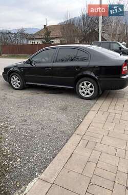 Лифтбек Skoda Octavia 2003 в Иршаве