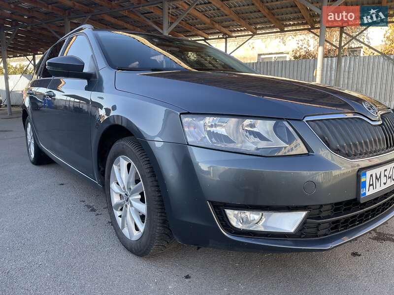 Універсал Skoda Octavia 2015 в Звягелі