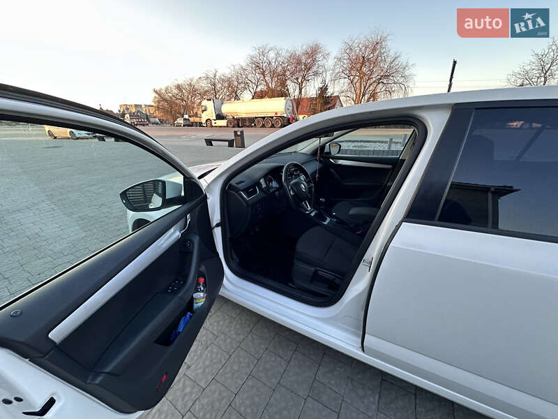 Лифтбек Skoda Octavia 2016 в Ужгороде