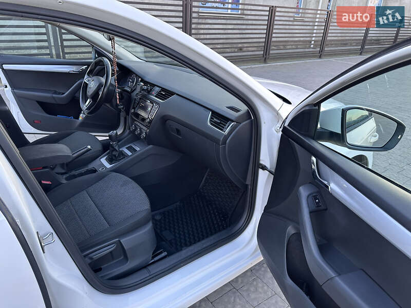 Лифтбек Skoda Octavia 2016 в Ужгороде