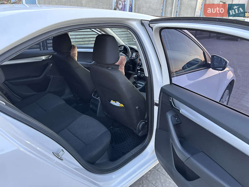 Лифтбек Skoda Octavia 2016 в Ужгороде