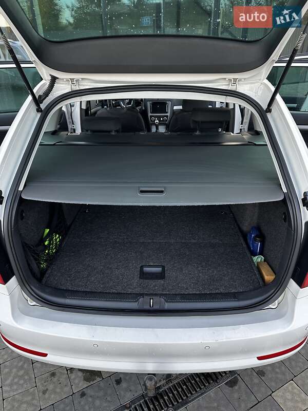 Універсал Skoda Octavia 2012 в Ужгороді