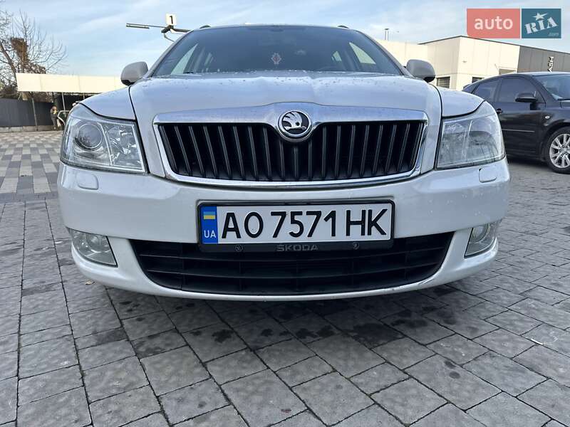 Універсал Skoda Octavia 2012 в Ужгороді