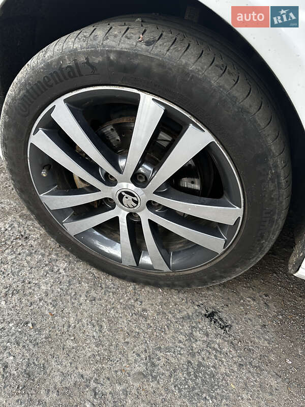 Універсал Skoda Octavia 2012 в Ужгороді