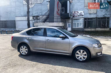 Лифтбек Skoda Octavia 2015 в 