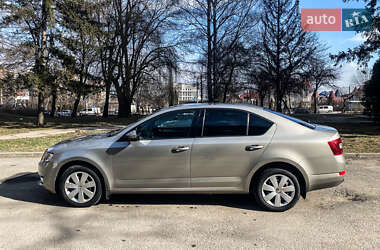 Лифтбек Skoda Octavia 2015 в 