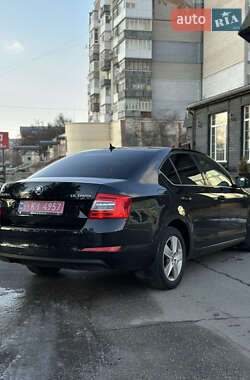 Лифтбек Skoda Octavia 2014 в Кропивницком