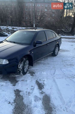 Лифтбек Skoda Octavia 2001 в Киеве