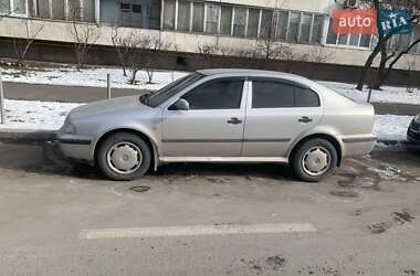 Лифтбек Skoda Octavia 2000 в 