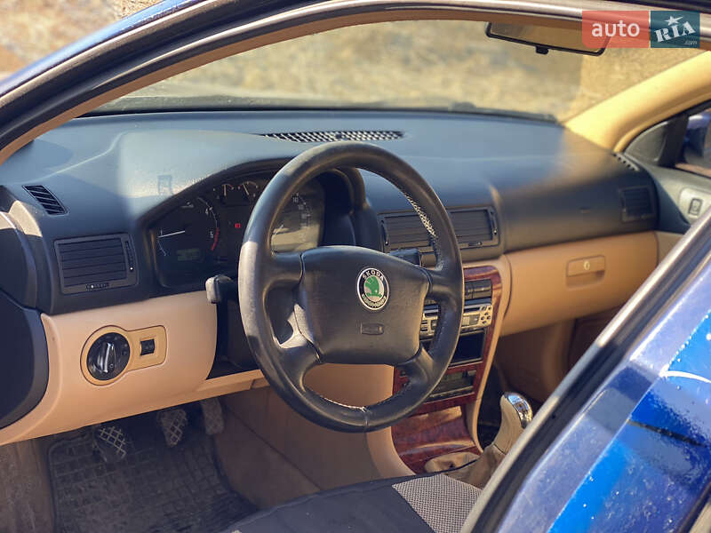 Ліфтбек Skoda Octavia 1999 в Чернівцях