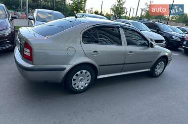 Лифтбек Skoda Octavia 2009 в 