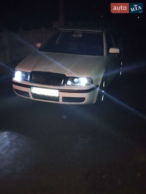 Лифтбек Skoda Octavia 2004 в Уланове