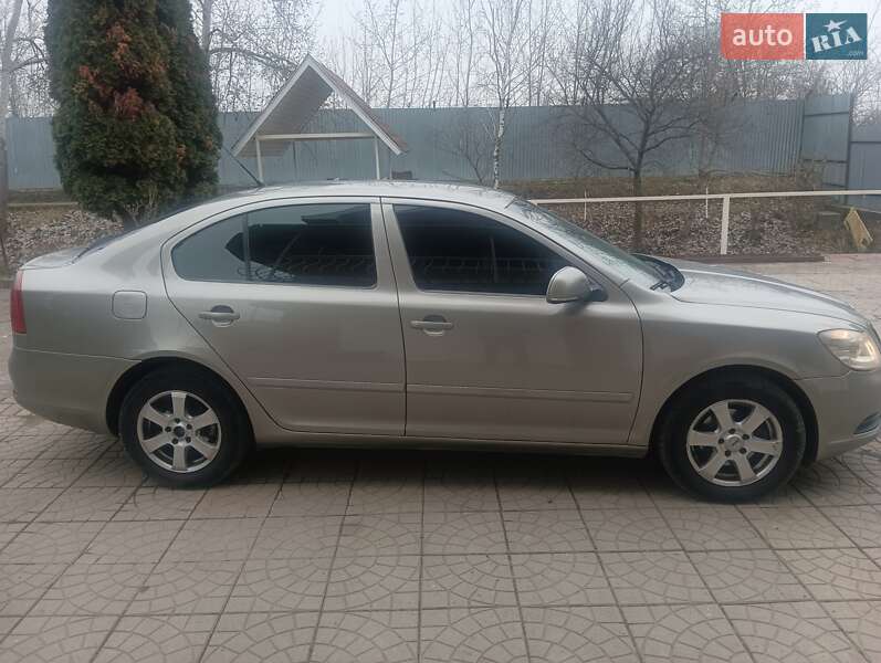 Лифтбек Skoda Octavia 2009 в Мукачево
