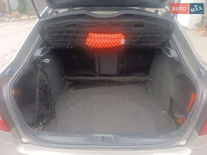 Лифтбек Skoda Octavia 2009 в Мукачево