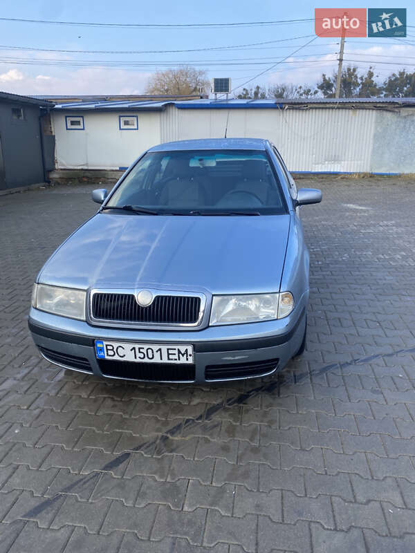 Лифтбек Skoda Octavia 2003 в 