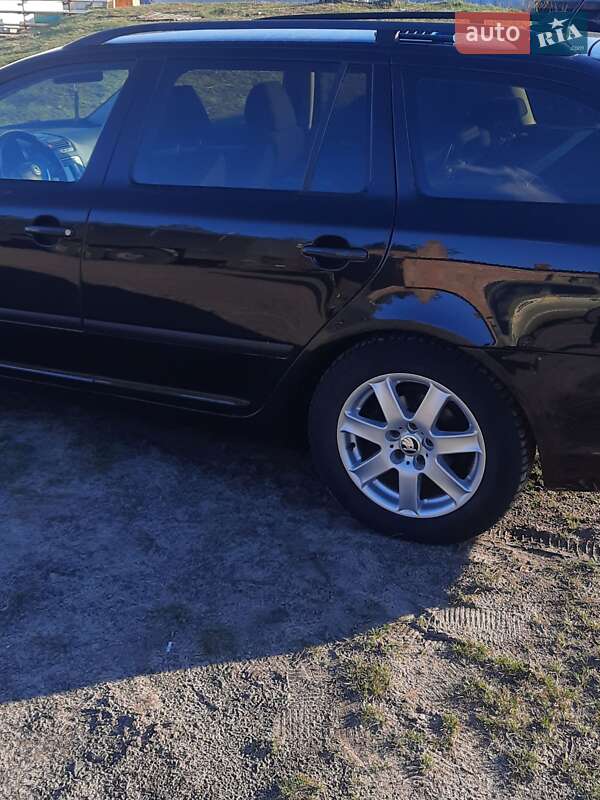 Универсал Skoda Octavia 2012 в Вараше