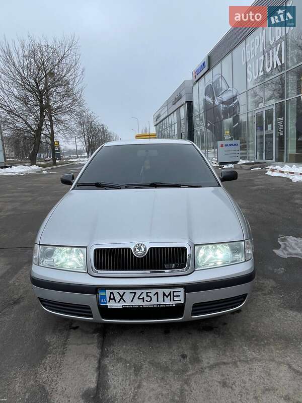 Лифтбек Skoda Octavia 2004 в 