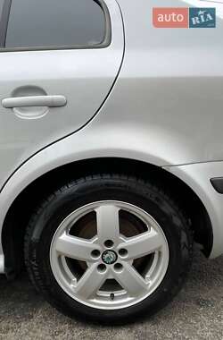 Лифтбек Skoda Octavia 2004 в 