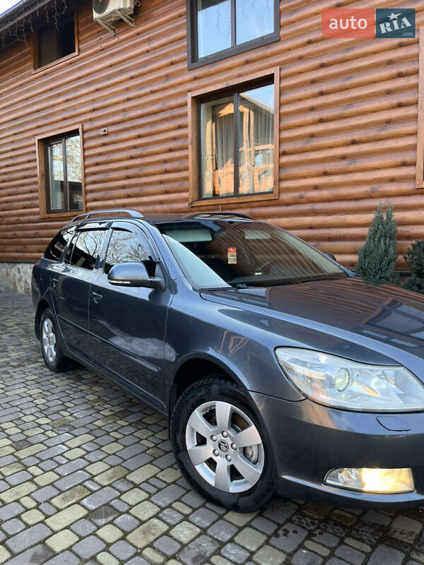 Универсал Skoda Octavia 2009 в Сарнах