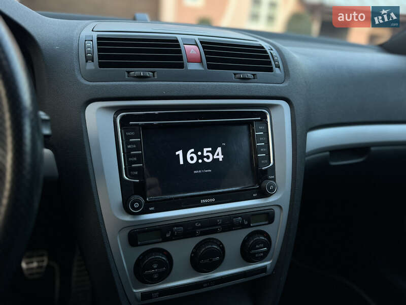 Лифтбек Skoda Octavia 2006 в Черновцах